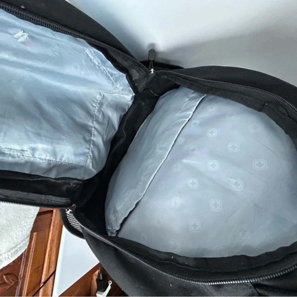 SwissGear Blue Black Large Airflow Laptop Backpack‎